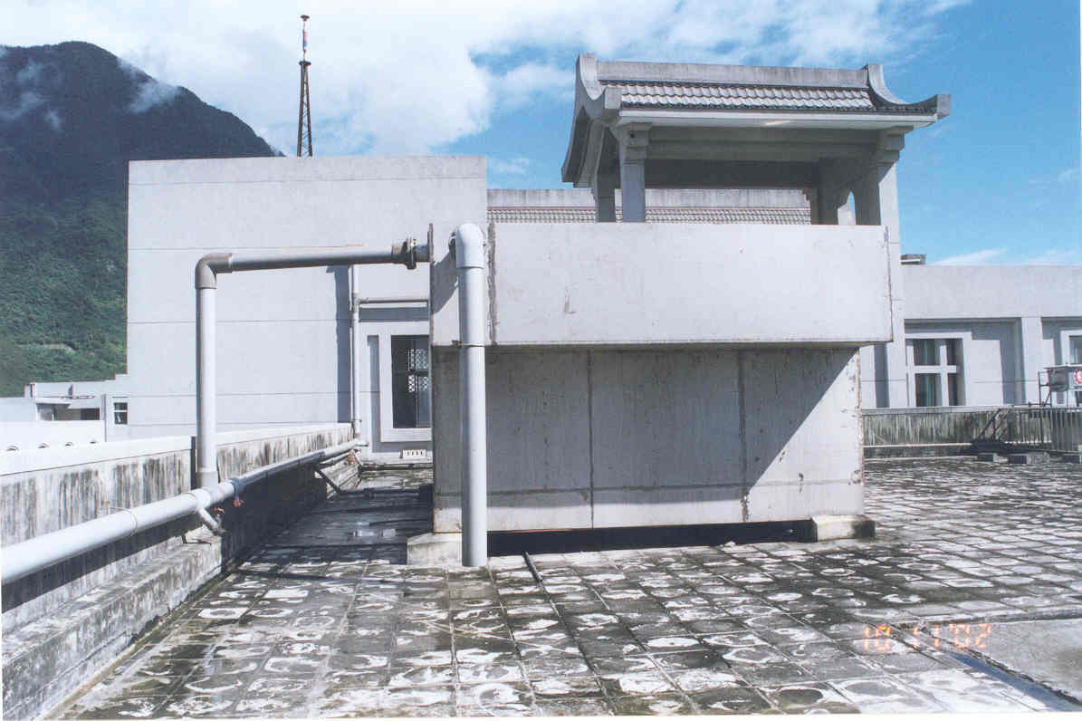 頂樓設置中水回收系統 